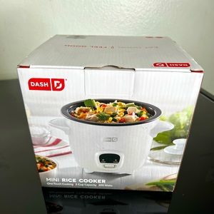 Mini rice cooker brand new